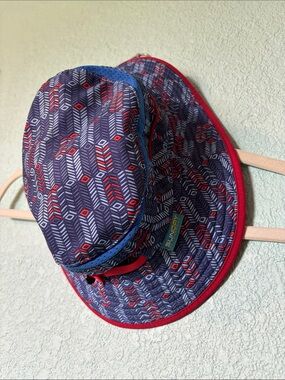 Sunday Afternoons Kids Patterned Sun Hat in Navy, Red, Cream, size L - like new
